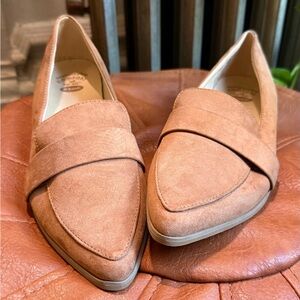 LIKE NEW Dr Scholls 9M Emilia Pointed Toe Slip-On Tan Flat Loafer Comfort Shoes